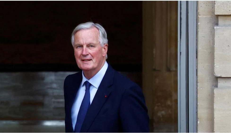 نواب المعارضة يسقطون حكومة ماكرون !!